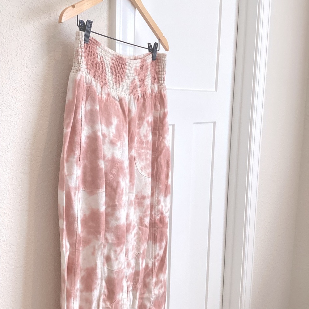 ❌Sold - Pilcro Reese Smocked Barrel Pull-On Pants Tie-Dye Anthropologie - Picture 10 of 14